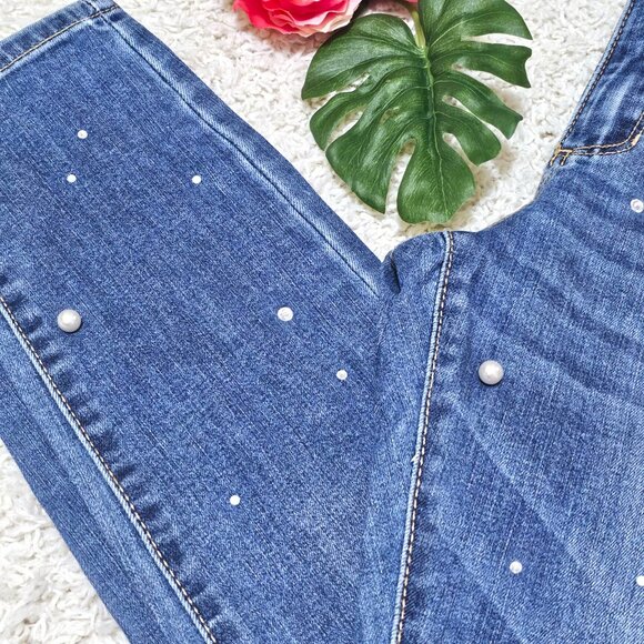 a.n.a. Denim Jeans with Pearls & Rhinestones. Mid-Rise Skinny, Size 10. NWT. - Picture 7 of 16